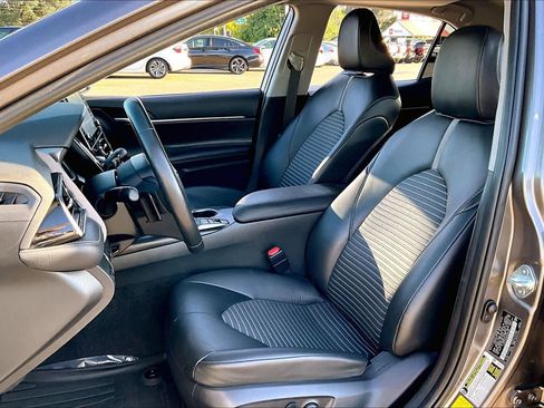 Used 2024 Toyota Camry SE w/ Audio Upgrade Package FWD image 7