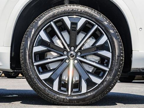 Used 2026 Volvo XC90 T8 Plus w/ Protection Package Premier image 15