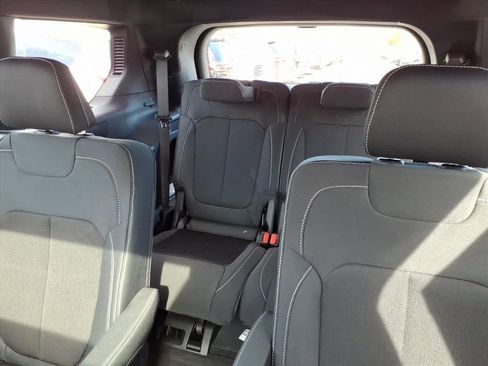 New 2025 Jeep Grand Cherokee L Laredo image 16