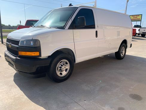 Used 2021 Chevrolet Express 2500 w/ Driver Convenience Package RWD image 3