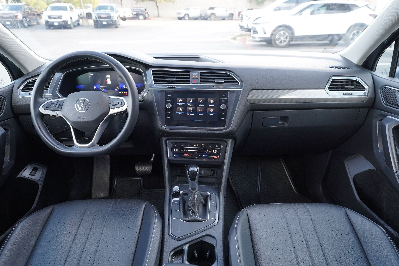 Used 2024 Volkswagen Tiguan SE FWD image 7
