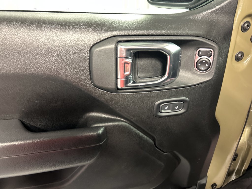 Used 2026 Jeep Wrangler Unlimited Rubicon AWD/4WD image 14