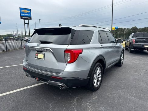 Used 2021 Ford Explorer Limited w/ Equipment Group 301A RWD image 6