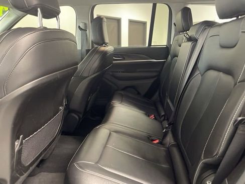 Used 2023 Jeep Grand Cherokee Limited image 23