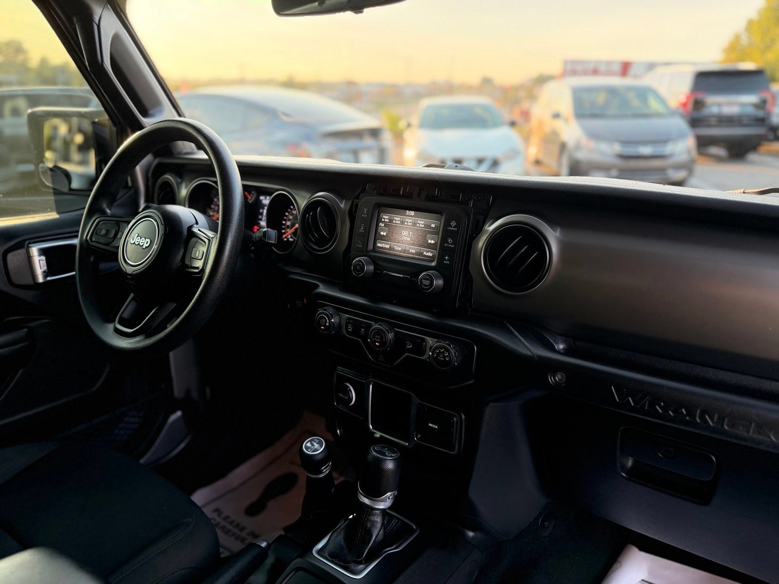 Used 2018 Jeep Wrangler Unlimited Sport AWD/4WD image 35