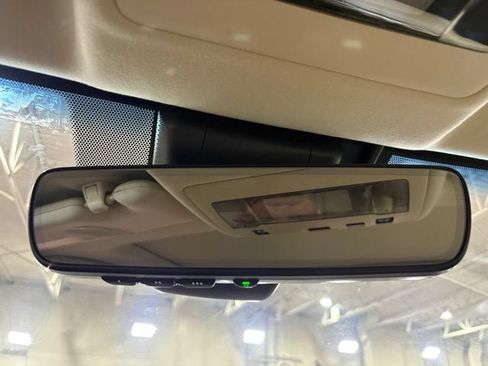 Used 2016 Lexus ES 350 w/ Luxury Package w/Wood Trim FWD image 21