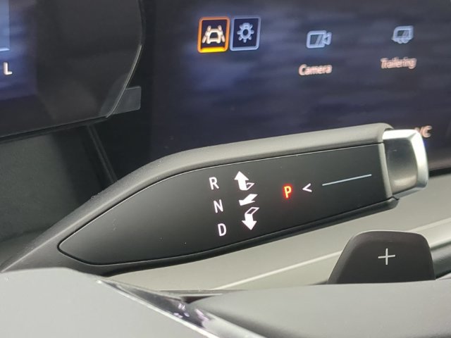 New 2027 Chevrolet Traverse LT FWD image 17