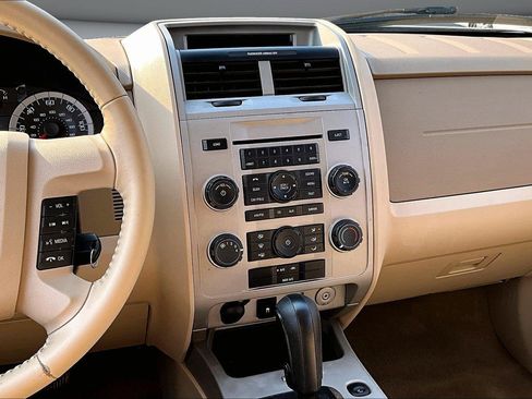 Used 2010 Ford Escape XLT FWD image 10