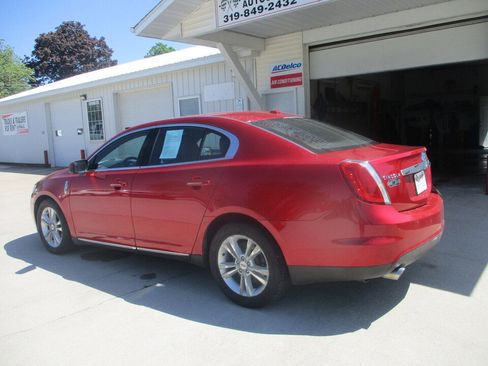 Used 2010 Lincoln MKS AWD image 13