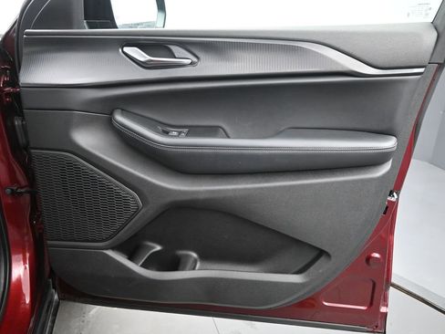 Used 2024 Jeep Grand Cherokee L Laredo image 22