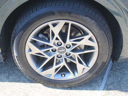 Used 2022 Genesis GV70 2.5T w/ Select Package image 9