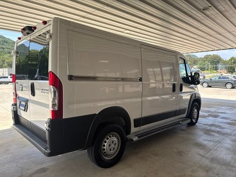 Used 2025 RAM ProMaster 2500 w/ U-Haul Equipment Group FWD image 4