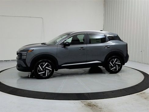 New 2026 Nissan Kicks SV w/ SV Premium Package image 4