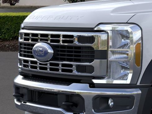 New 2026 Ford F450 XL w/ XL Chrome Package image 17