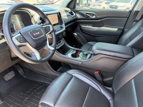 Used 2023 GMC Acadia SLT FWD image 17