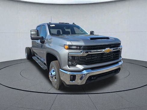 New 2026 Chevrolet Silverado 3500 LT w/ Convenience Package AWD/4WD image 8