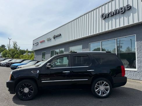 Used 2010 Cadillac Escalade Premium AWD/4WD image 2