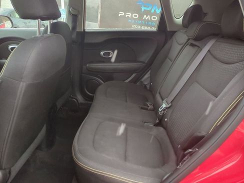 Used 2014 Kia Soul + FWD image 22