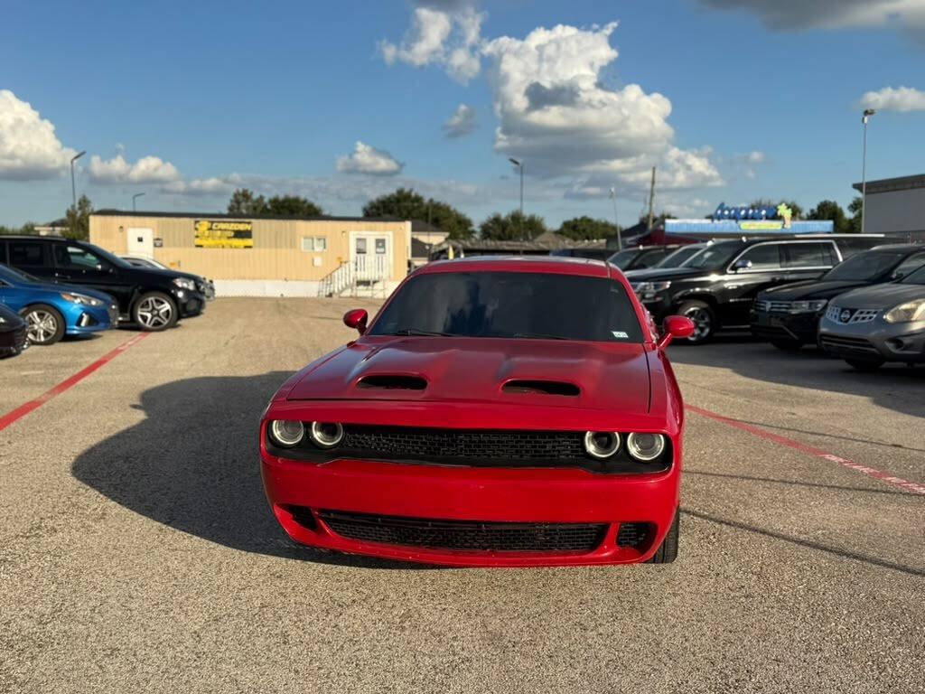Used 2017 Dodge Challenger R/T Scat Pack w/ Leather Interior Group RWD image 4