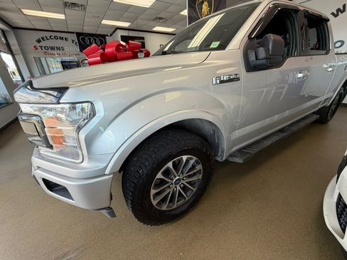Used 2019 Ford F150 XLT w/ Equipment Group 302A Luxury AWD/4WD image 18