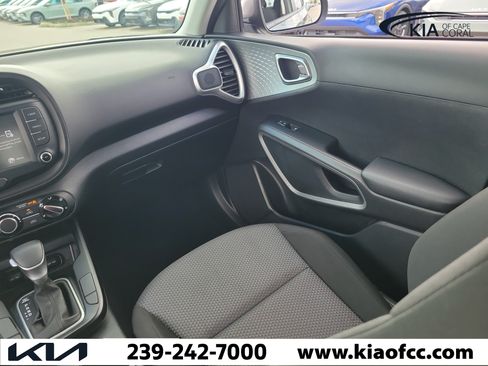 Certified 2024 Kia Soul LX FWD image 17