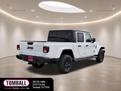 Used 2023 Jeep Gladiator Sport AWD/4WD image 7