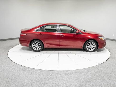Used 2015 Toyota Camry XLE w/ Moonroof Package FWD image 8