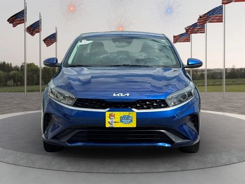Used 2022 Kia Forte LXS w/ LXS Technology Package FWD image 2