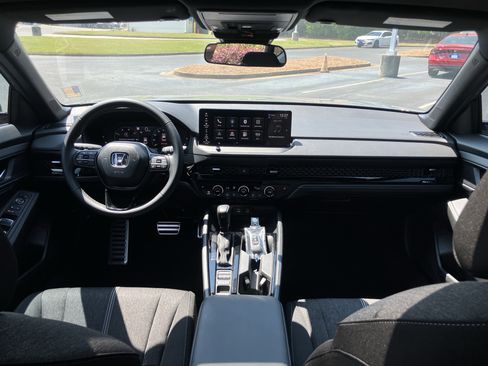 Used 2025 Honda Accord Sport image 33