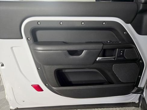 Used 2022 Land Rover Defender 90 V8 image 13