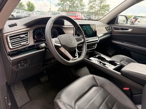 Used 2024 Volkswagen Atlas SEL AWD/4WD image 9
