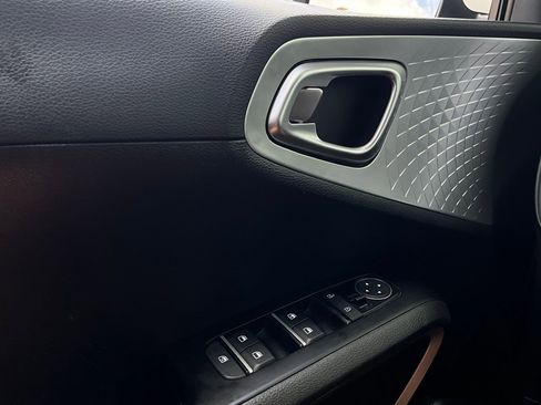 Used 2025 Kia Soul LX w/ LX Technology Package image 19