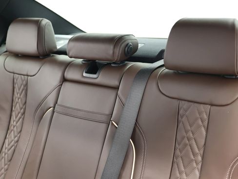 Used 2018 BMW M550i xDrive image 51