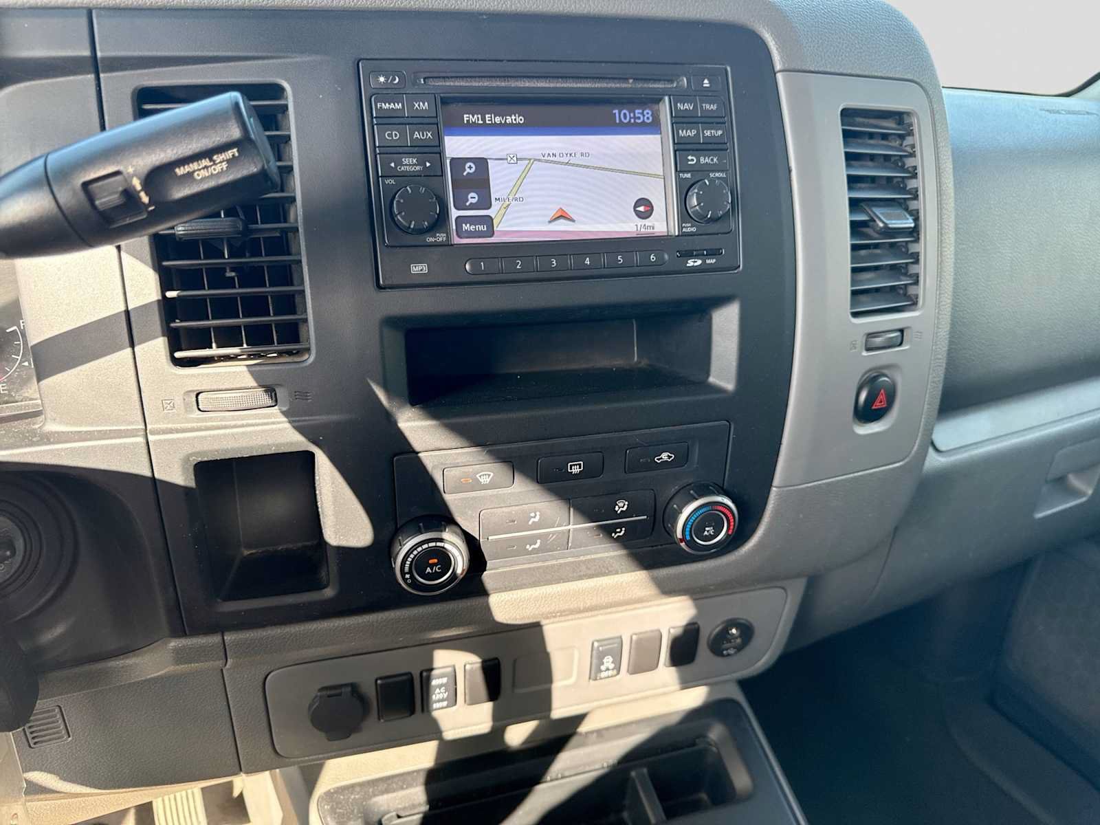 Used 2014 Nissan NV 3500 SV w/ Technology Package RWD image 28