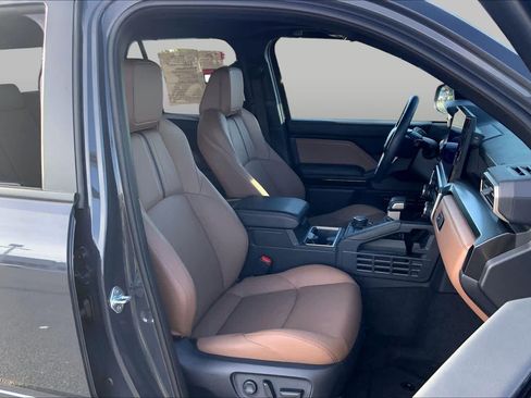Used 2026 Toyota 4Runner Limited AWD/4WD image 9