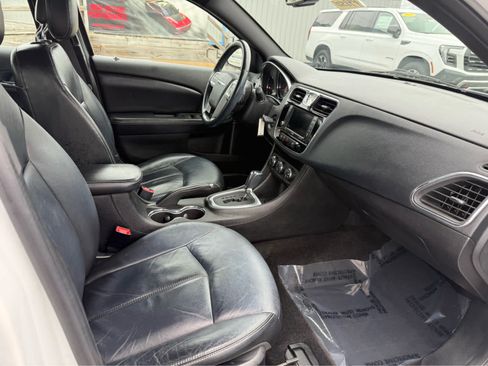 Used 2012 Chrysler 200 Limited FWD image 15