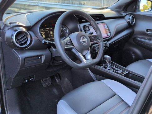 Used 2024 Nissan Kicks SR w/ SR Premium Package image 9