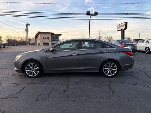 Used 2011 Hyundai Sonata SE w/ Navigation & Sunroof Pkg 4 image 2