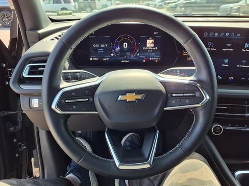 Used 2025 Chevrolet Traverse LT AWD/4WD image 78