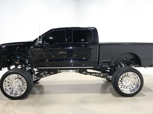 Used 2024 Ford F350 Limited w/ FX4 Off-Road Package image 16