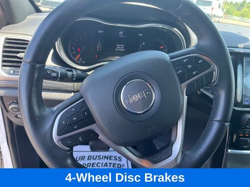 Used 2019 Jeep Grand Cherokee Laredo w/ 18" Wheel & 8.4" Radio Group AWD/4WD image 15