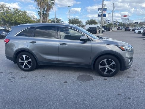 Used 2016 Kia Sorento EX w/ EX Touring Package image 4