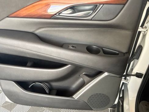 Used 2017 Cadillac Escalade ESV Luxury AWD/4WD image 26