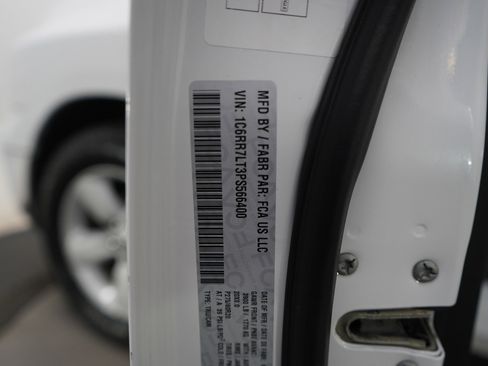 Used 2023 RAM 1500 Classic SLT image 25