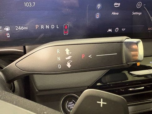 Used 2025 Buick Enclave Preferred image 27