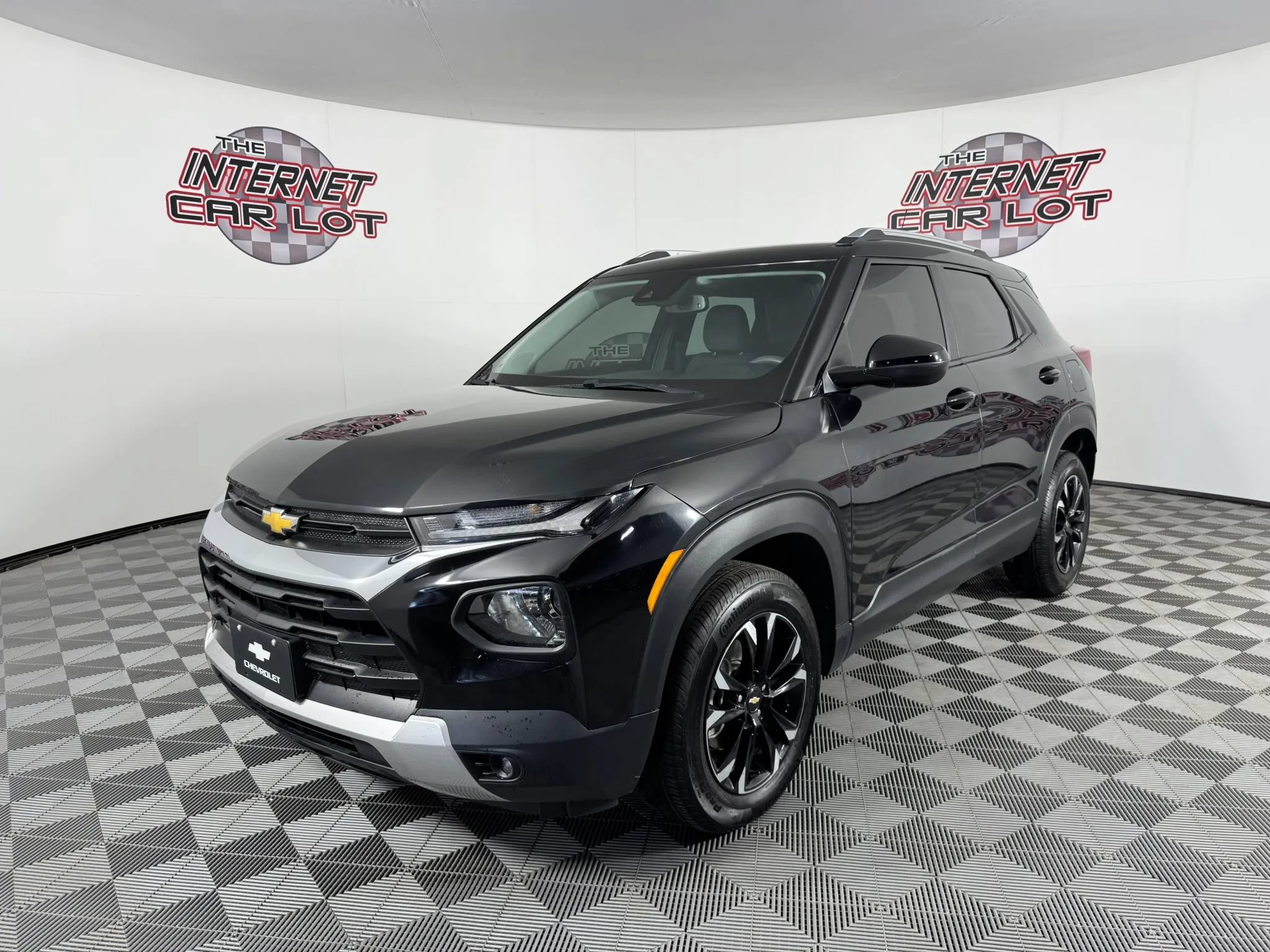 Used 2022 Chevrolet TrailBlazer LT w/ Convenience Package AWD/4WD image 3