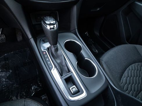 Used 2021 Chevrolet Equinox LT image 24