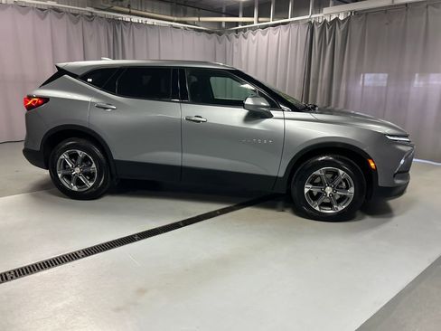 Used 2025 Chevrolet Blazer LT FWD image 8