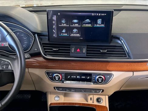 Used 2023 Audi Q5 Premium w/ Convenience Package image 6