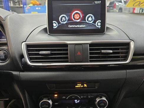 Used 2015 MAZDA MAZDA3 i Touring w/ Technology Package image 21